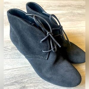 Nine West Black Lace up suede Bootie